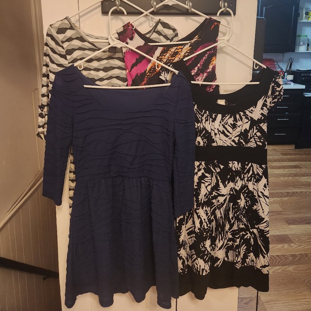 Lot of 4 medium dresses